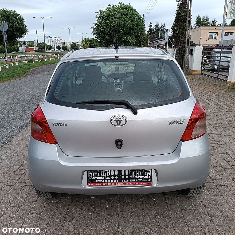 Toyota Yaris - 11