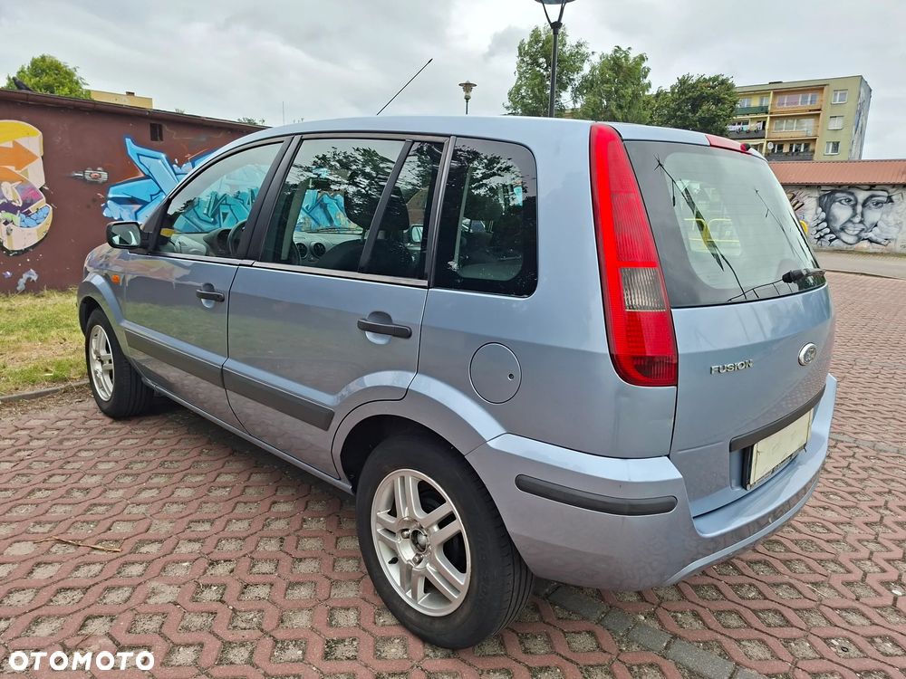 Ford Fusion 1.6 Elegance - 12
