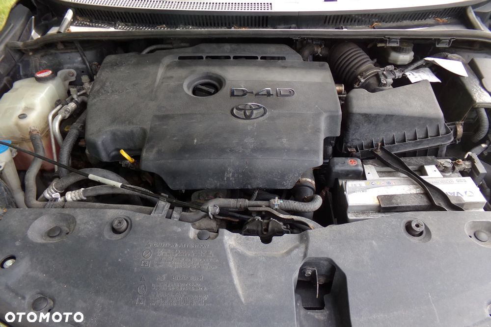 Toyota Avensis 2.0 D-4D Premium - 19