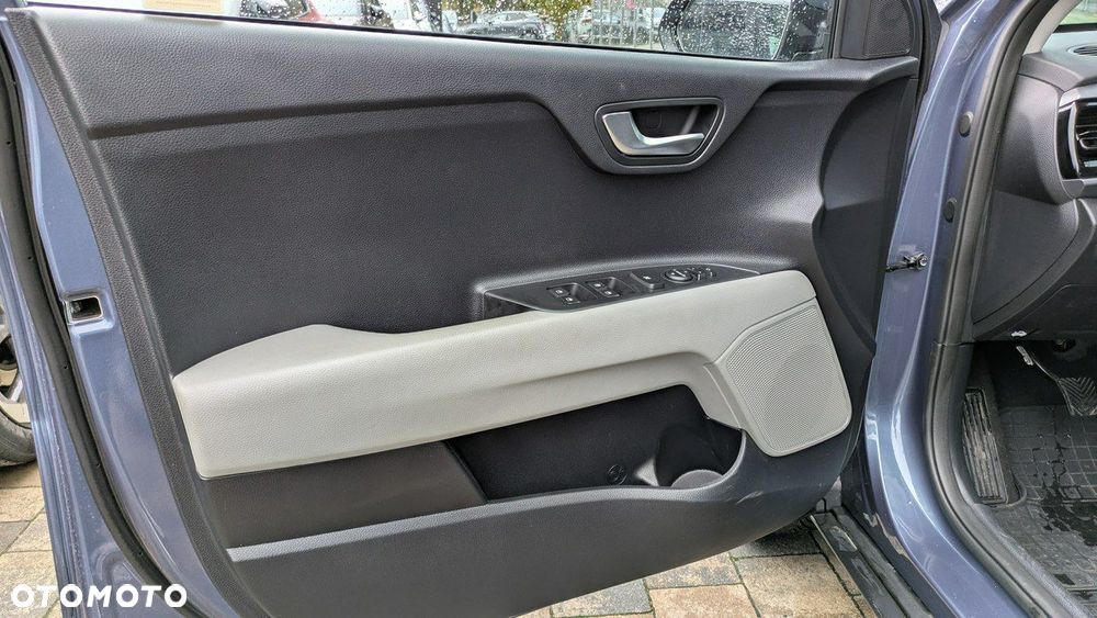 Kia Stonic 1.0 T-GDI L - 10