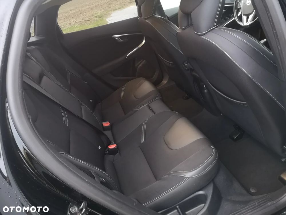 Volvo V40 T3 Momentum - 39