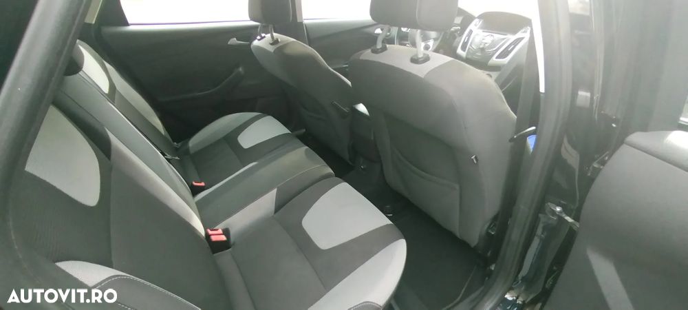 Ford Focus 1.6 TDCI DPF Titanium - 12