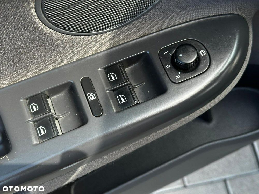 Volkswagen Golf Plus 2.0 TDI United - 16