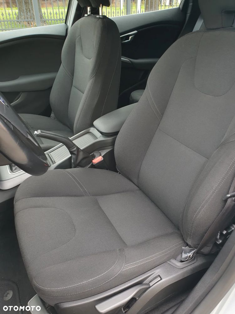 Volvo V40 Cross Country D2 Summum - 24