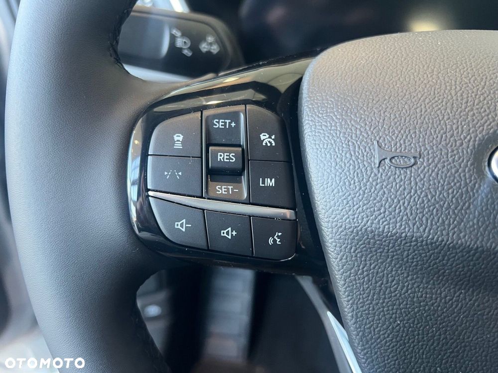 Ford Kuga - 10