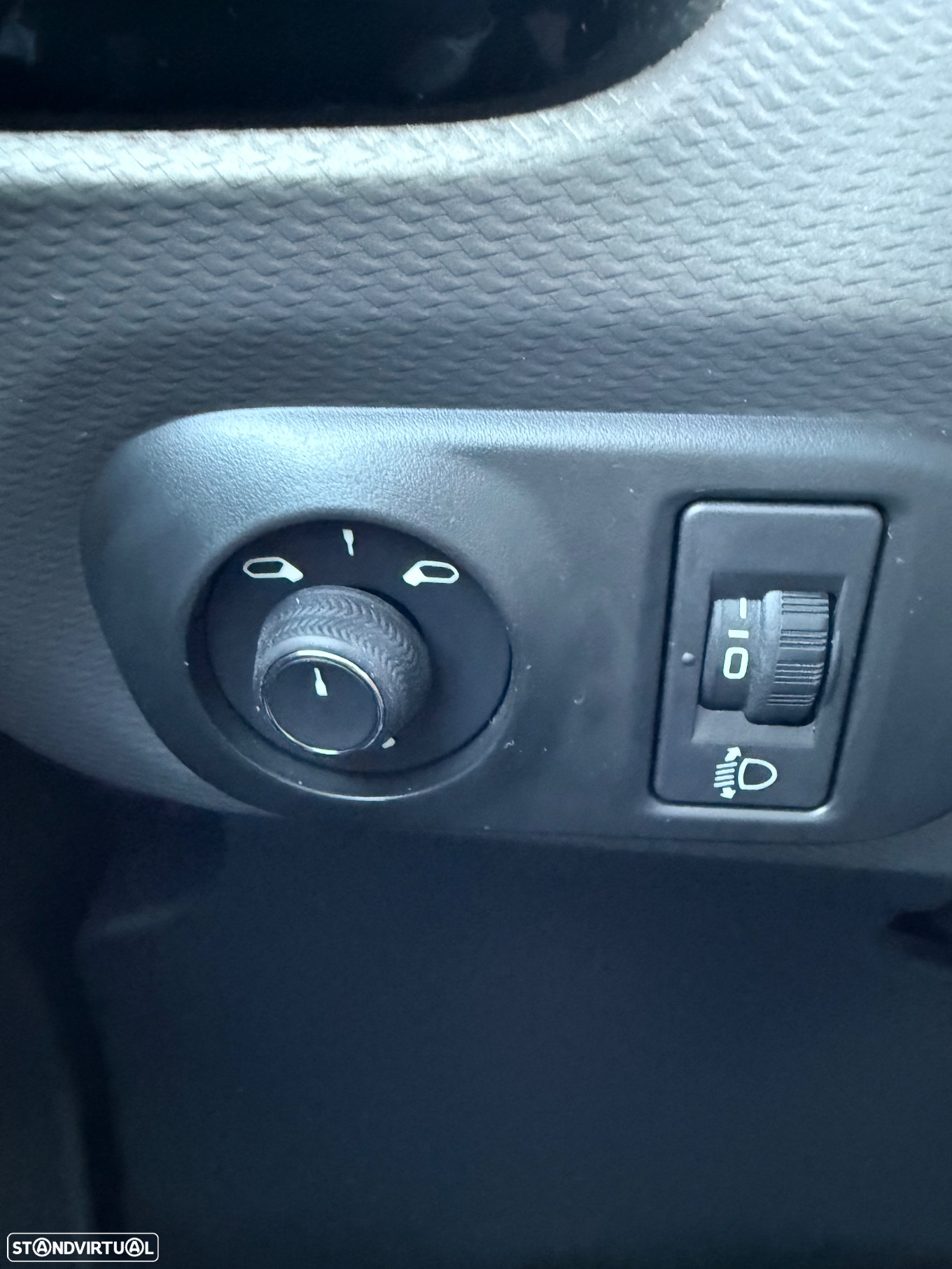 Citroën C4 Cactus 1.2 PureTech Shine - 24