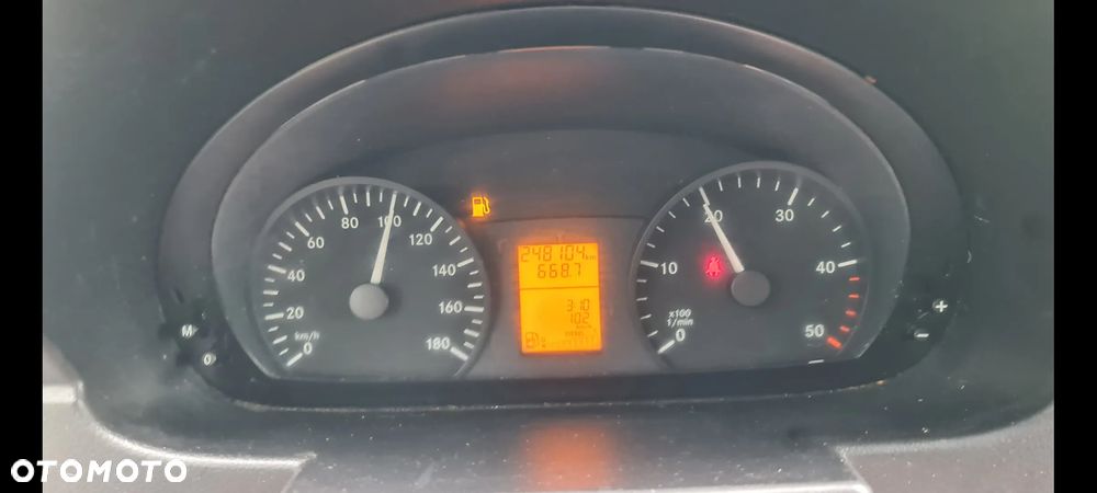 Mercedes-Benz Sprinter - 22