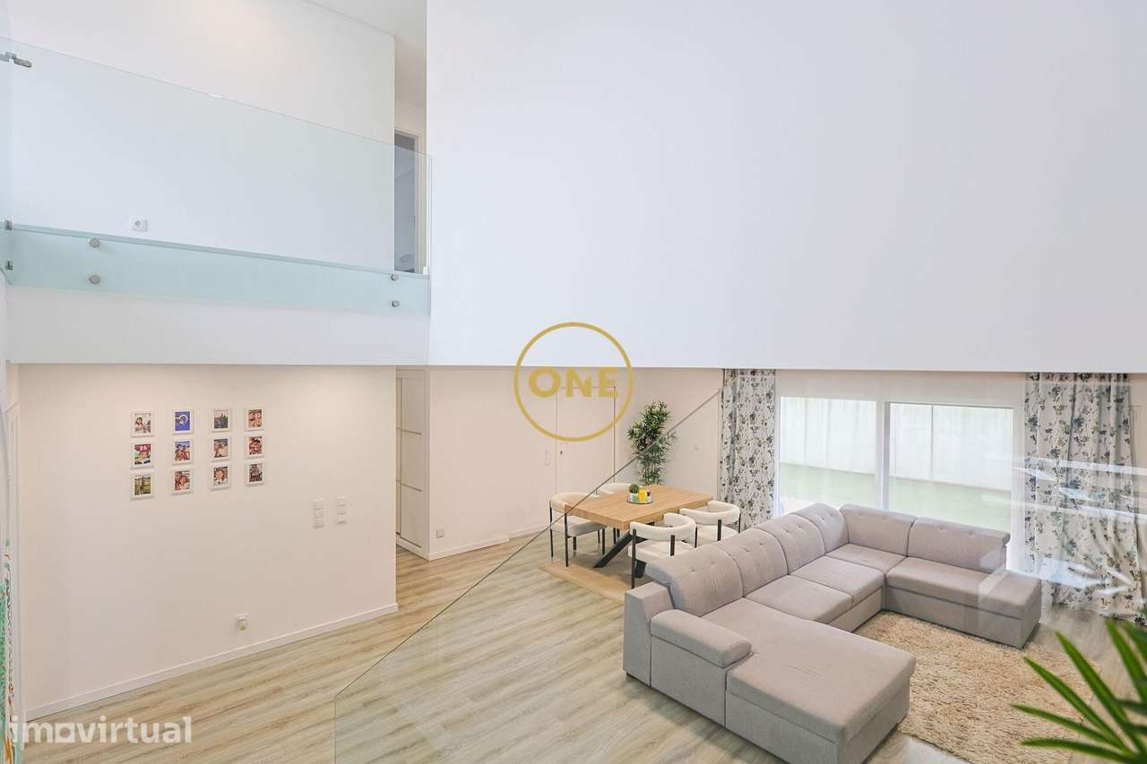 Moradia T4 Moderna com 262m2, Suite com Closet, Garagem e Varandas – R - Grande imagem: 3/43