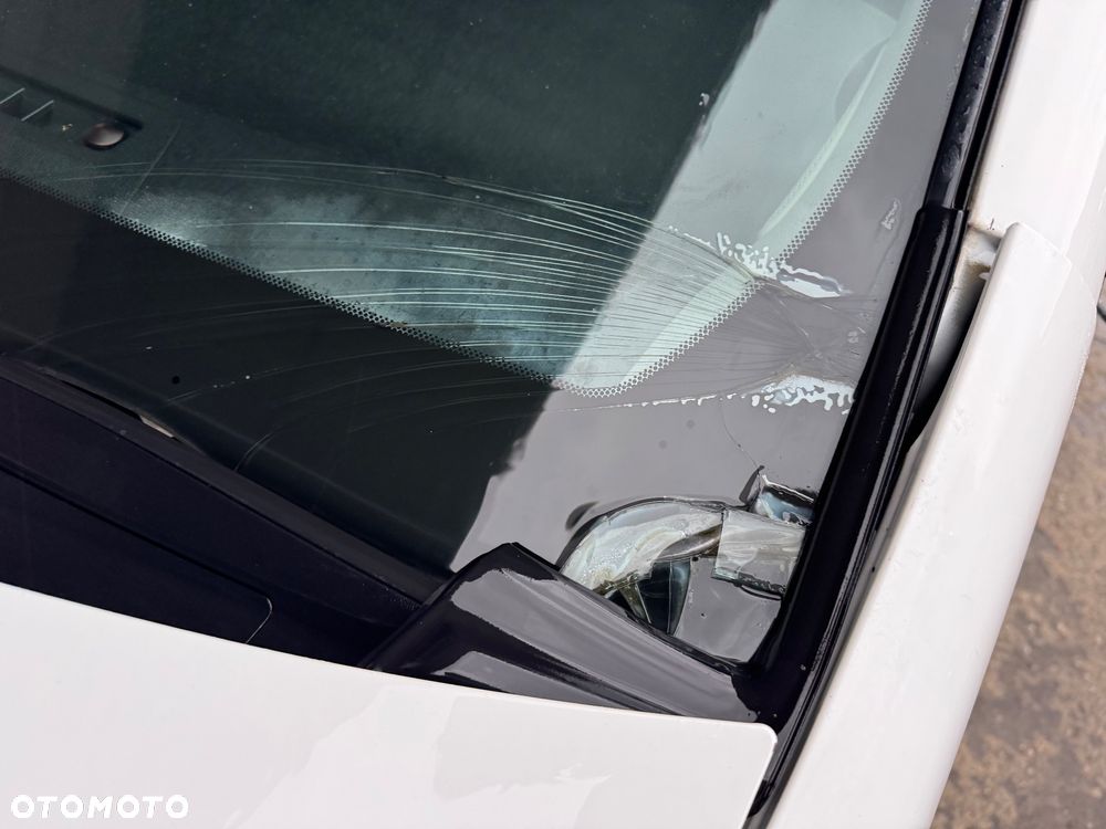 Toyota Yaris Hybrid 100 Premium - 32