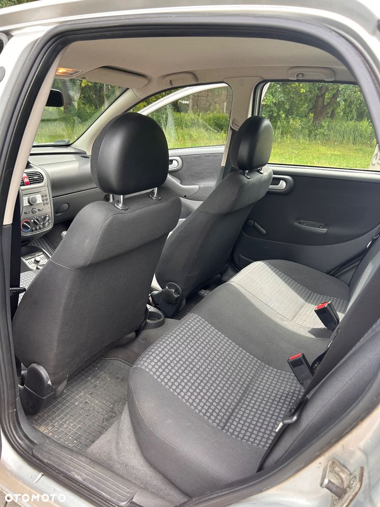 Opel Corsa 1.2 16V Cosmo - 15