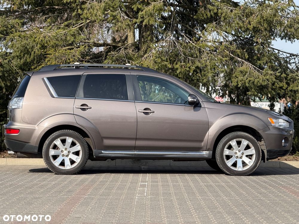 Mitsubishi Outlander 2.2 DI-D 4WD TC-SST Instyle - 10