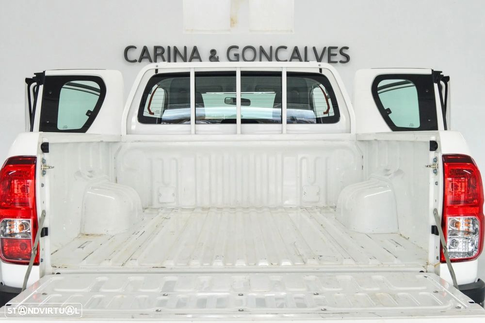 Toyota Hilux 2.4 D-4D 4X2 Cabine Extra 3L - 11