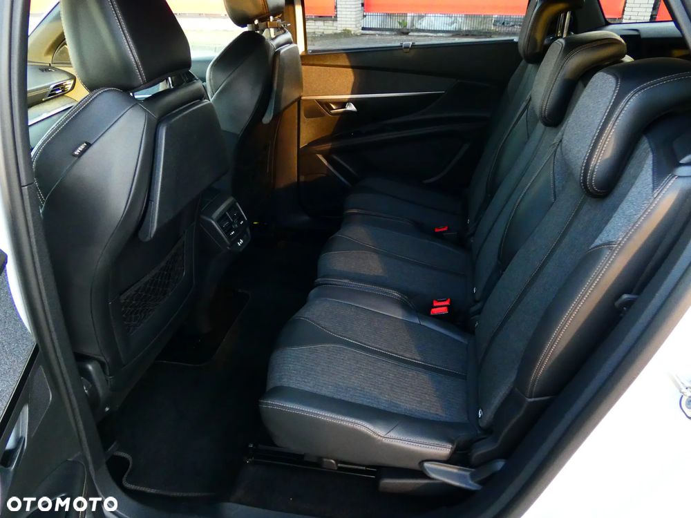 Peugeot 5008 - 17