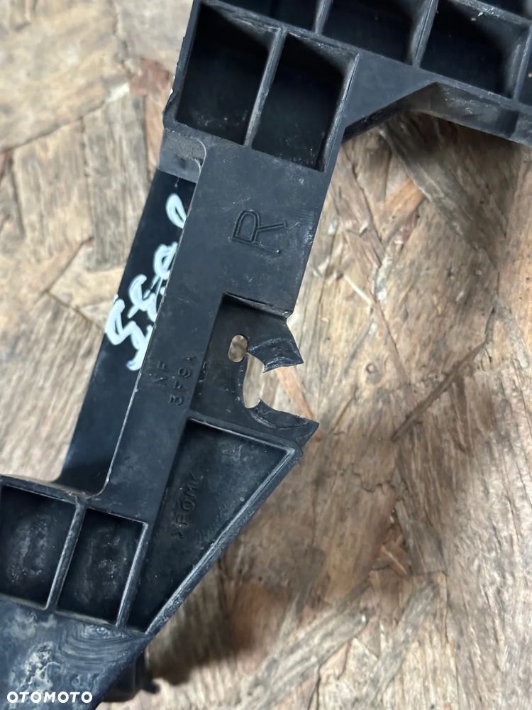 ŚLIZG MOCOWANIE LAMPY PRAWE LEXUS IS II lift  52116-53050 - 3