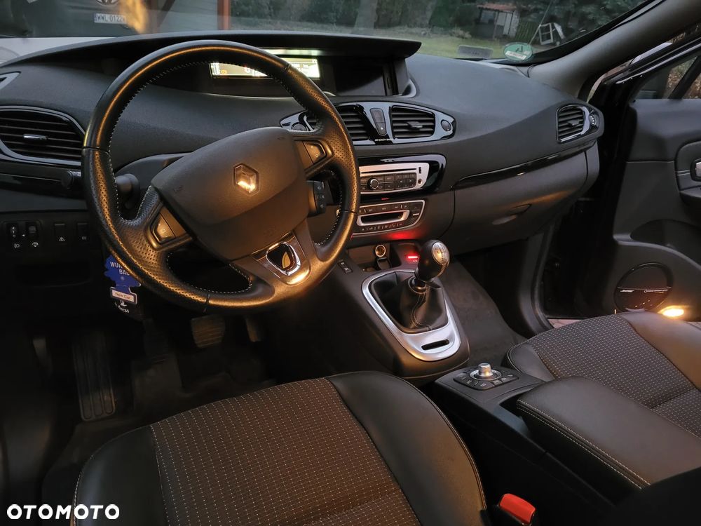 Renault Grand Scenic Energy dCi 130 Start & Stop Euro 6 Bose Edition - 11