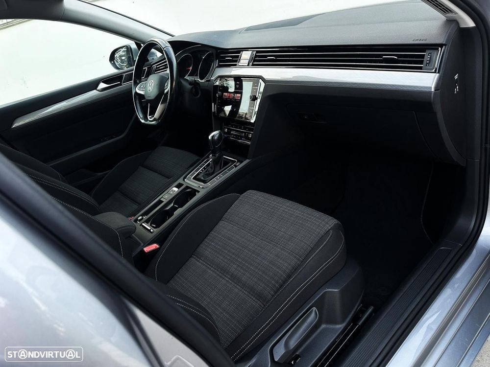 VW Passat Variant 2.0 TDi Business DSG - 19