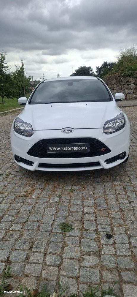 Ford Focus 2.0 EcoBoost ST c/ Pack Pele Desportiva - 6