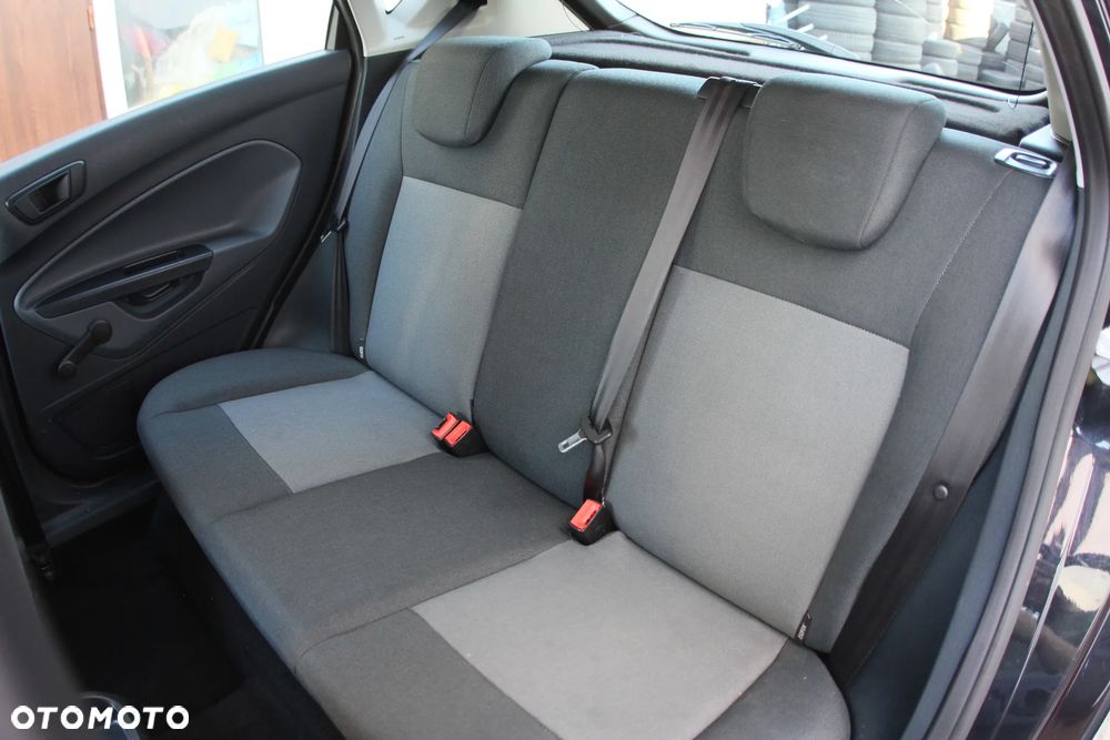Ford Fiesta - 30