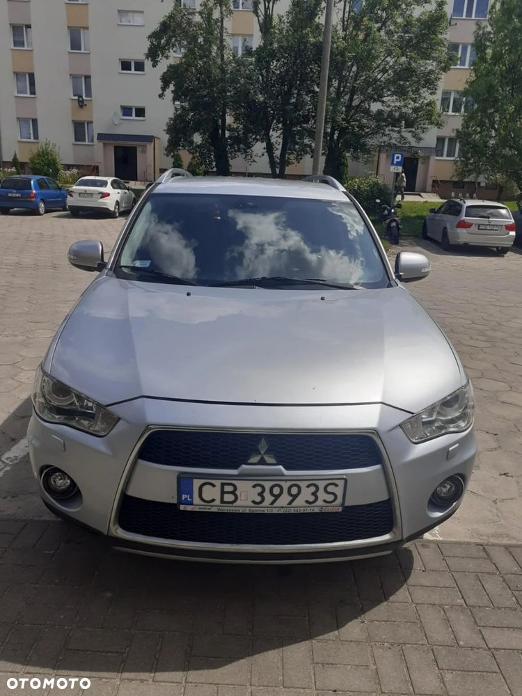 Mitsubishi Outlander - 4