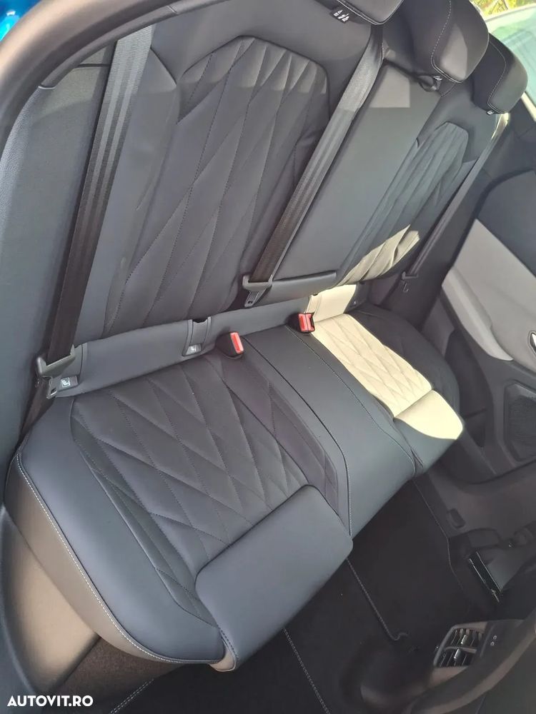 Ford Explorer AWD 79 kWh Extended Range Premium - 12