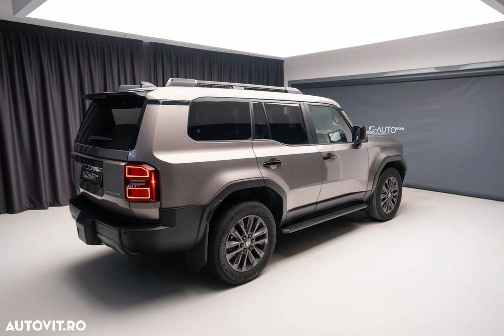 Toyota Land Cruiser - 7