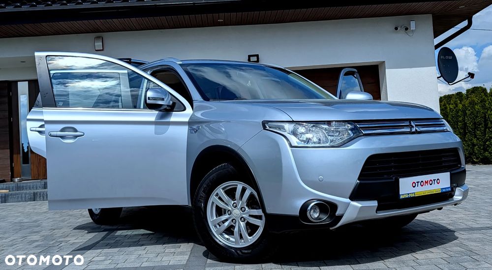 Mitsubishi Outlander Instyle NAVI + - 2