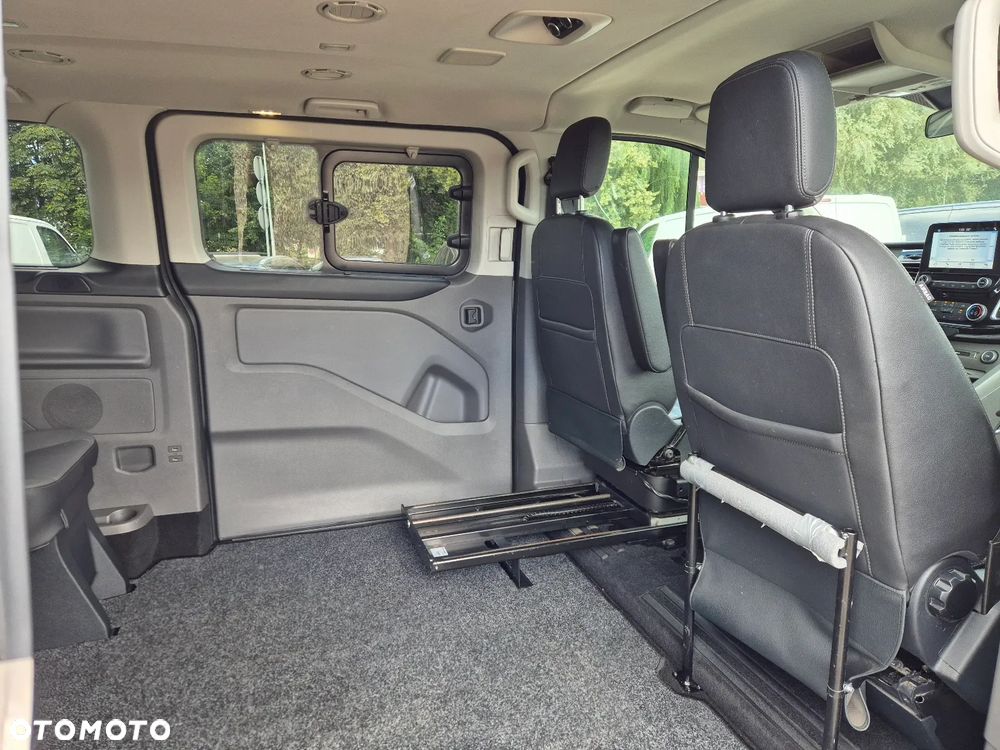 Ford Tourneo Custom - 17