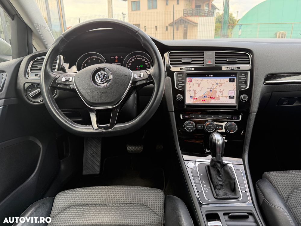 Volkswagen Golf - 13