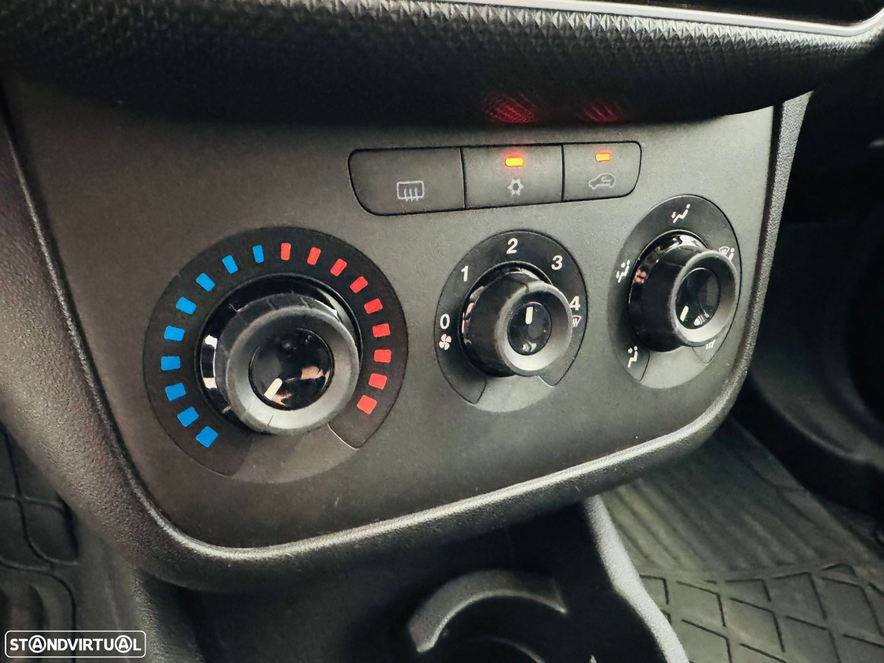 Fiat Punto 1.2 Lounge S&S - 12