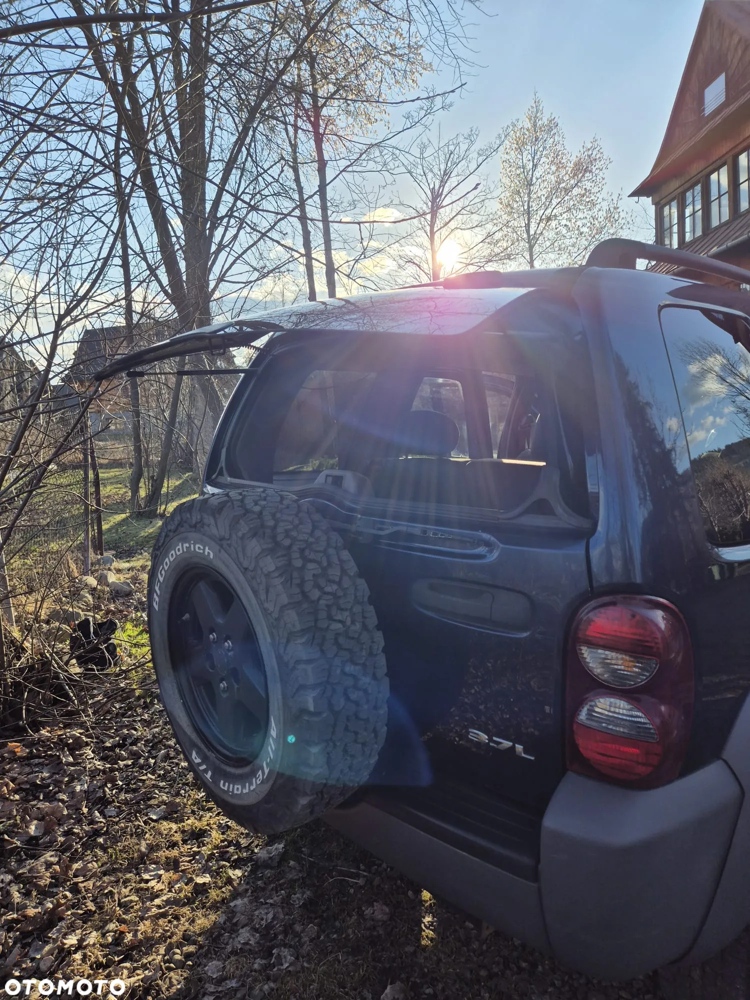 Jeep Liberty 3.7 4x4 - 12