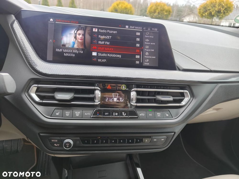 BMW Seria 2 218d Sport-Aut Sport Line - 23