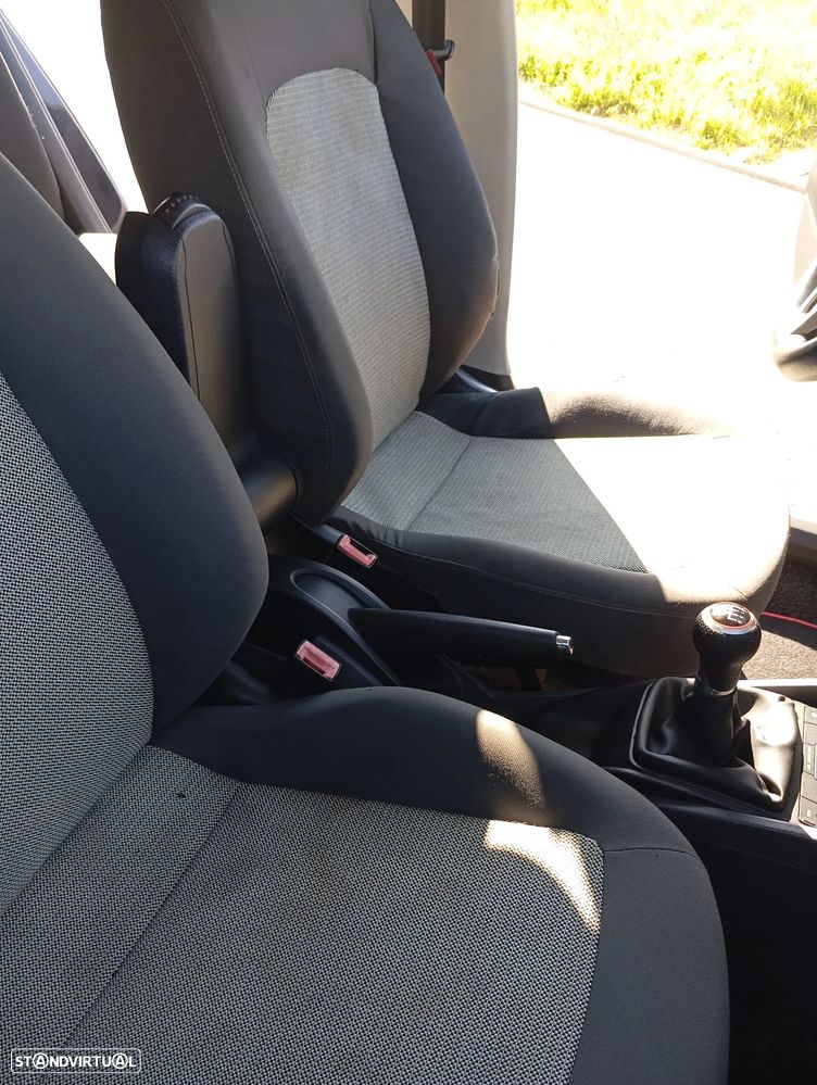 SEAT Ibiza 1.9 TDI Stylance DPF - 8