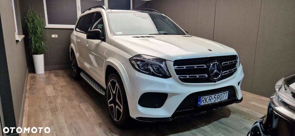 Mercedes-Benz GLS - 28