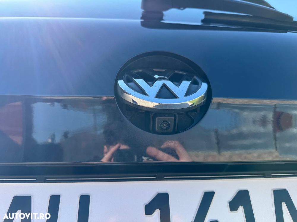 Volkswagen Golf - 33