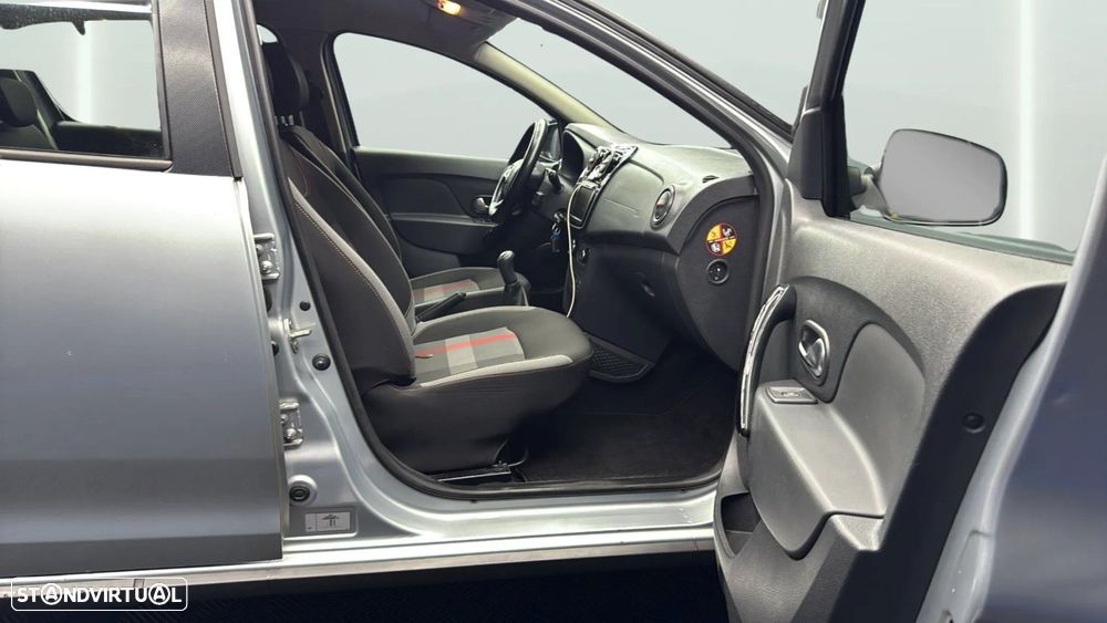 Dacia Sandero 0.9 TCe Stepway - 11