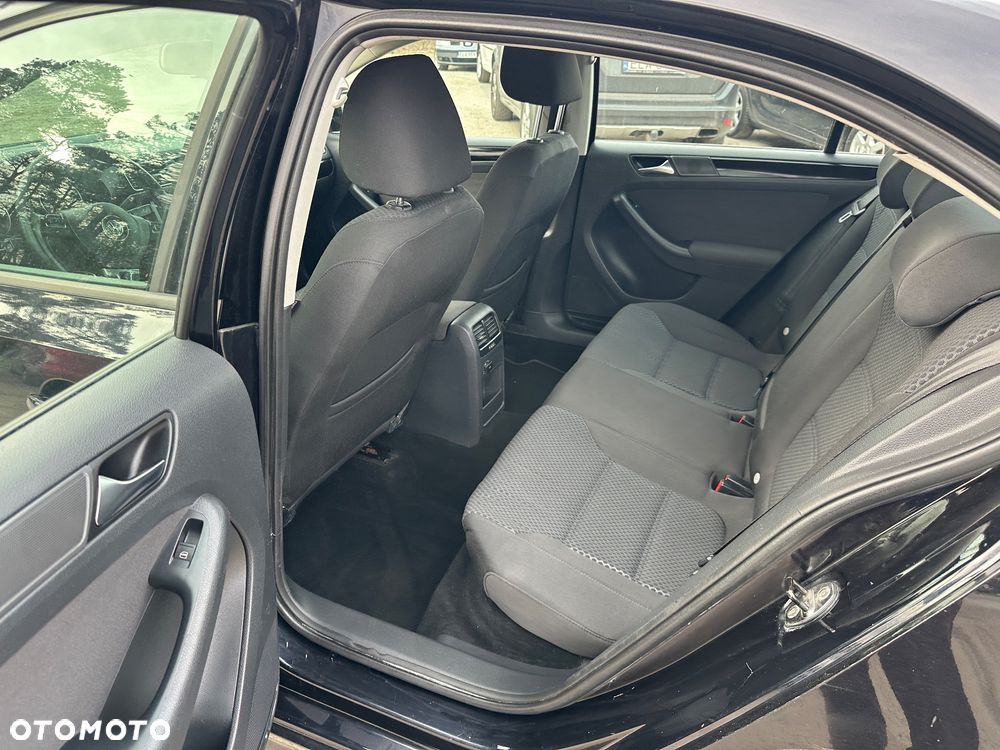 Volkswagen Jetta 1.2 TSI BlueMotion Technology Trendline - 20