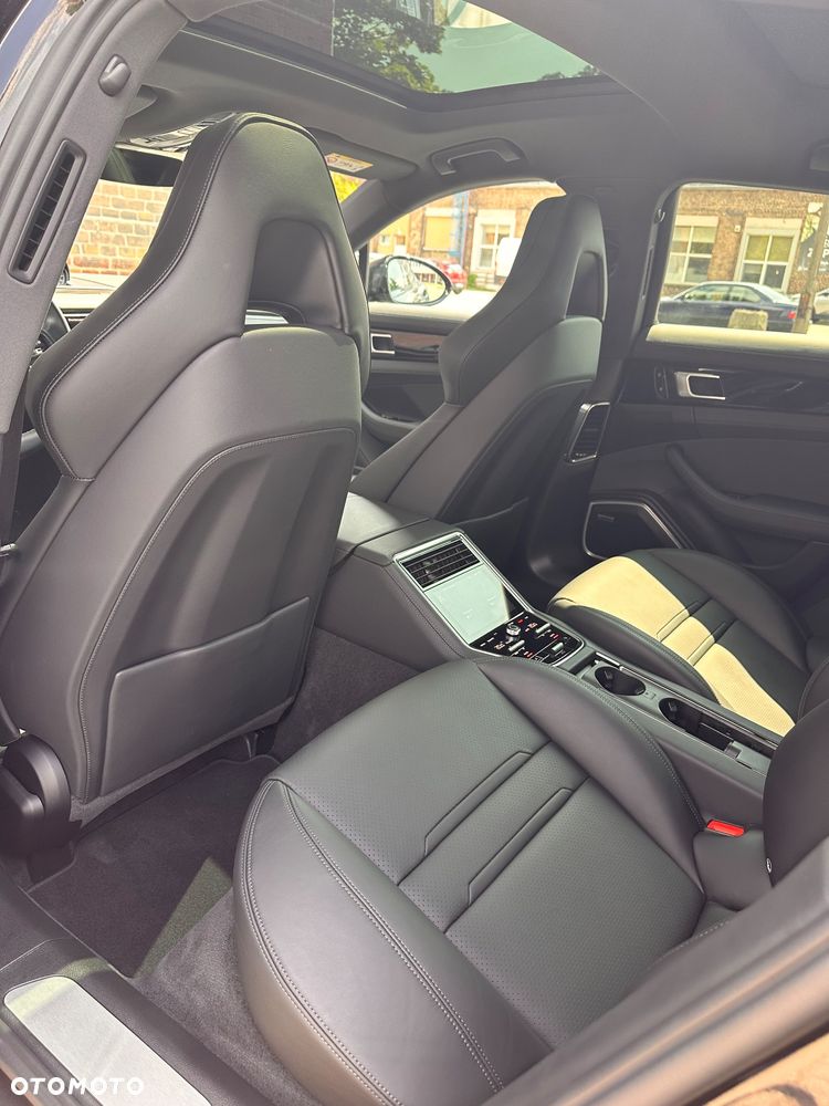 Porsche Panamera 4S - 16