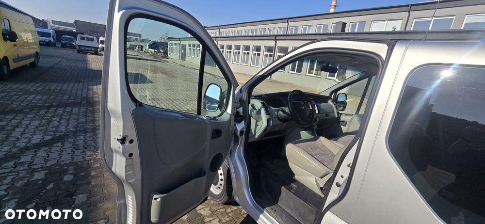 Opel Vivaro - 11
