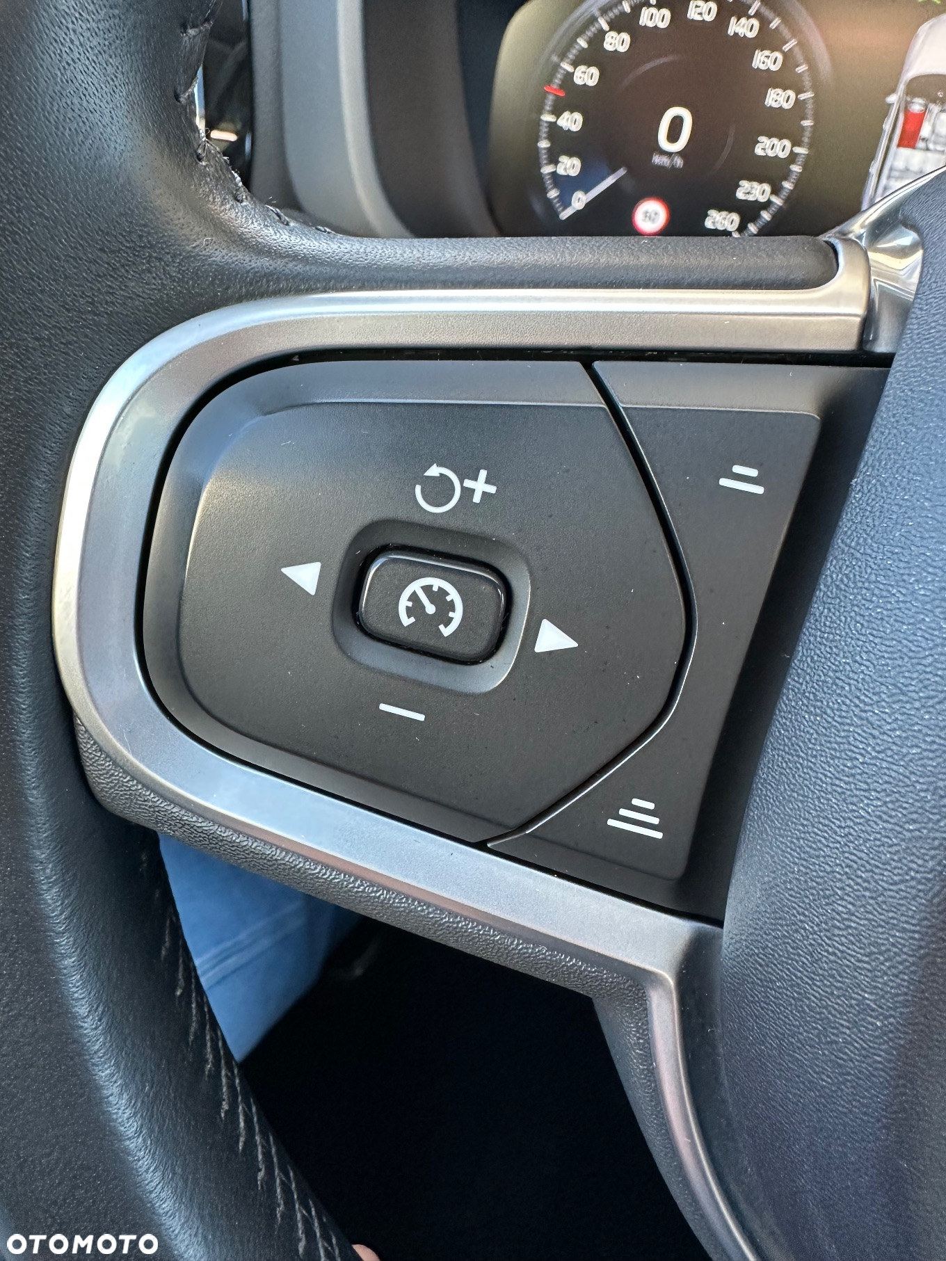 Volvo XC 60 D4 AWD Geartronic Momentum - 12