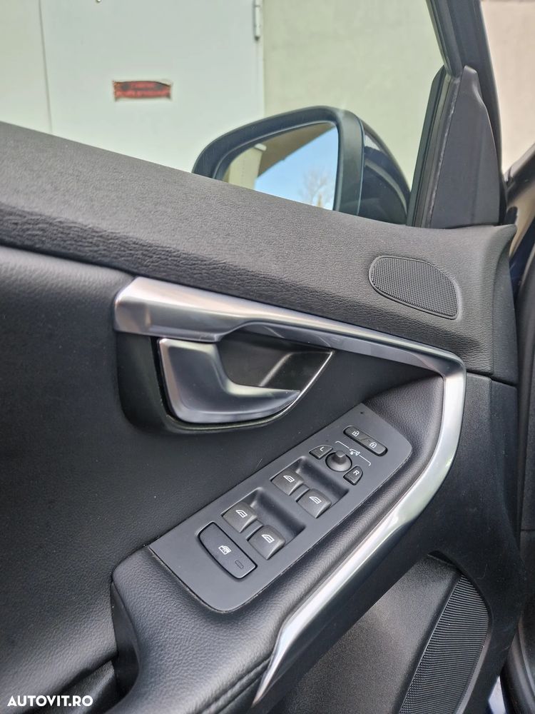 Volvo V40 D2 DRIVe Kinetic - 3