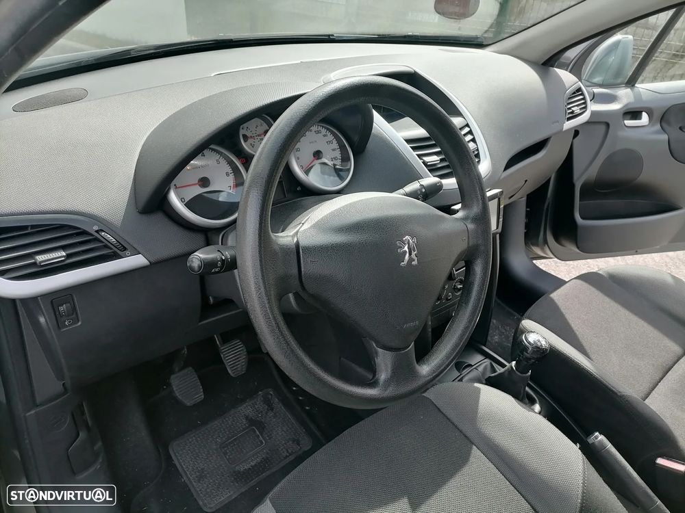 Peugeot 207 SW 1.4 Trendy - 12