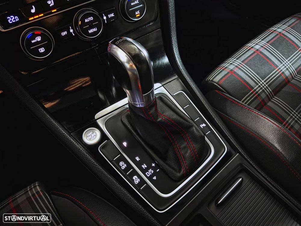 VW Golf 2.0 TSi GTi DSG - 19