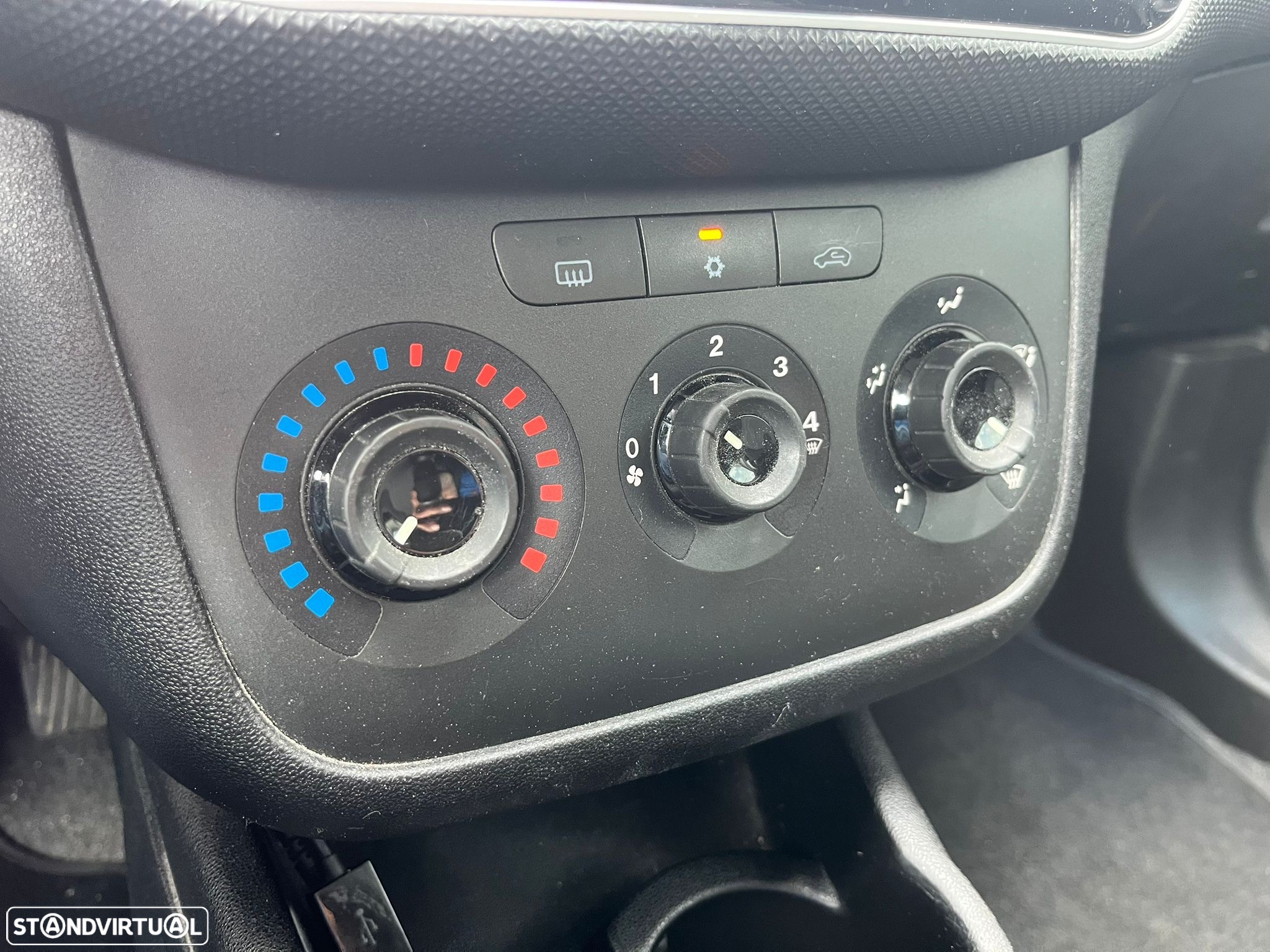 Fiat Grand Punto AC - 13