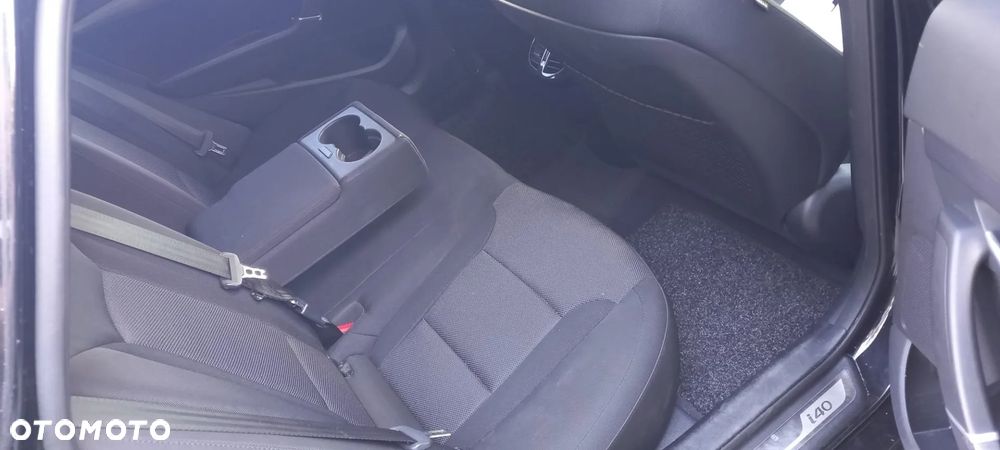 Hyundai i40 Kombi 1.7 CRDi DCT Premium - 17