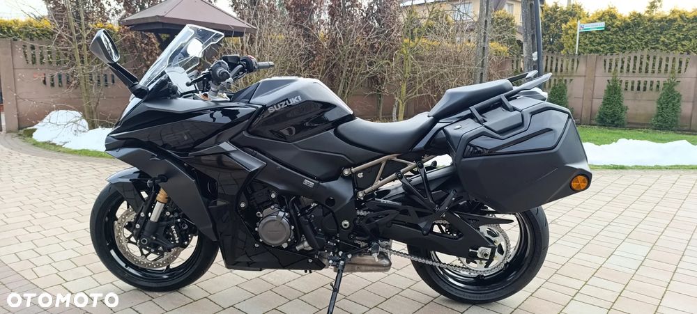 Suzuki GSX - 2