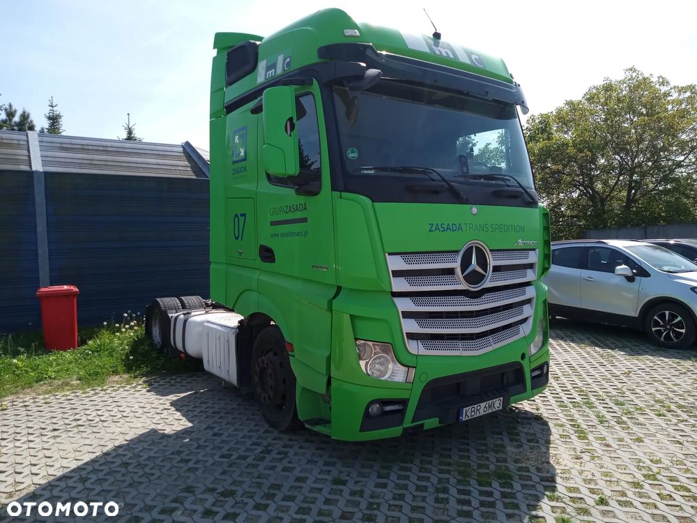 Mercedes-Benz Actros - 3