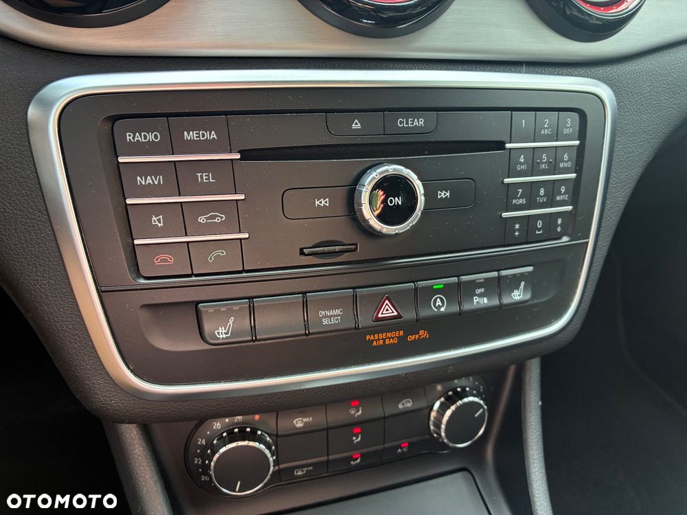 Mercedes-Benz CLA 250 4Matic 7G-DCT Sport - 24