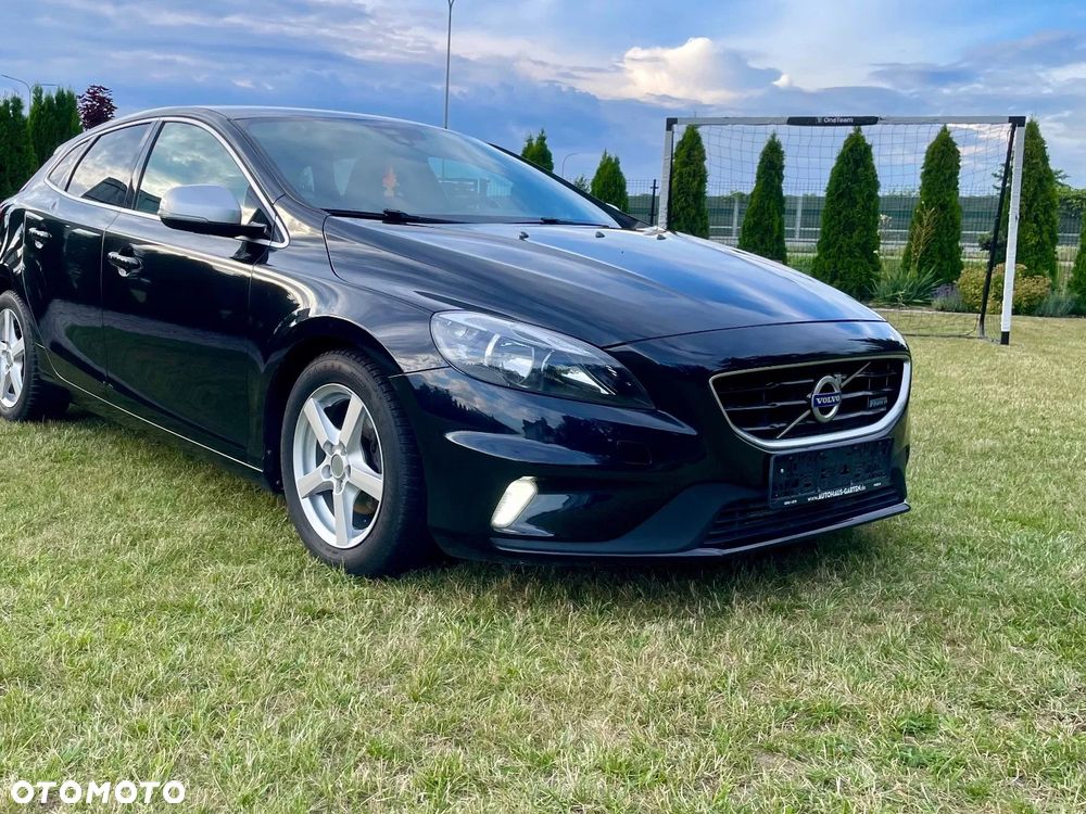 Volvo V40 D2 R-Design - 1