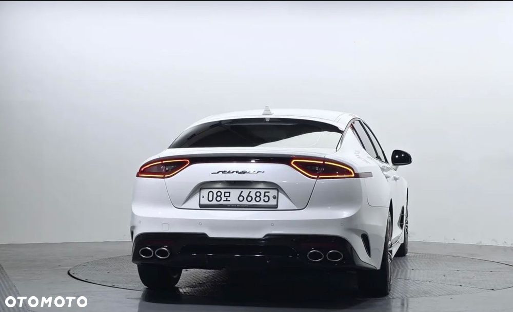 Kia Stinger - 3