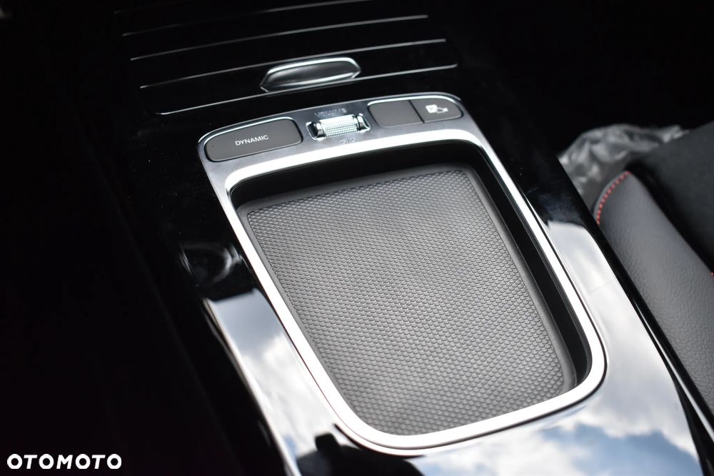 Mercedes-Benz CLA 200 d AMG Line 8G-DCT - 17